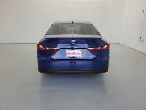 Used 2025 Toyota Camry LE w/ Convenience Package FWD image 6