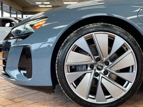 Used 2022 Audi e-tron GT Prestige w/ Prestige Package image 5