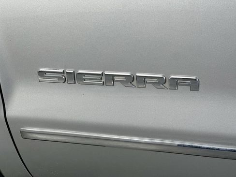 Used 2018 GMC Sierra 1500 SLT w/ SLT Premium Package AWD/4WD image 26