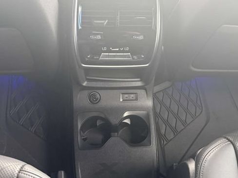 Used 2024 BMW X7 xDrive40i w/ M Sport Package AWD/4WD image 68