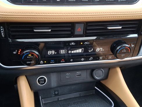 Used 2023 Nissan Rogue Platinum w/ Platinum Premium Package image 16