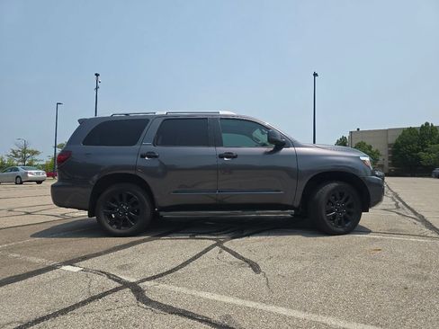 Used 2018 Toyota Sequoia Platinum AWD/4WD image 15