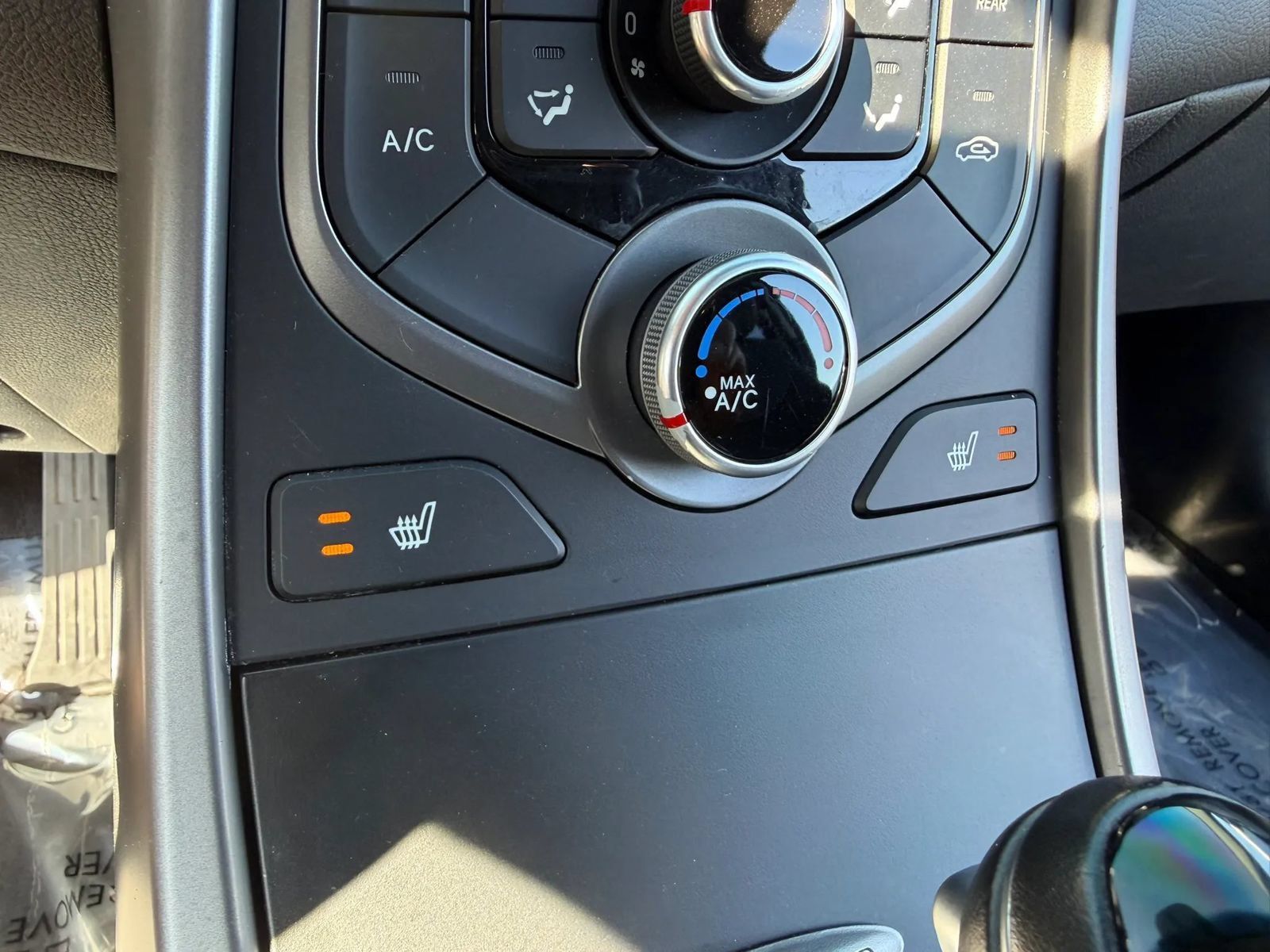 Used 2014 Hyundai Elantra w/ Option Group 2 FWD image 18