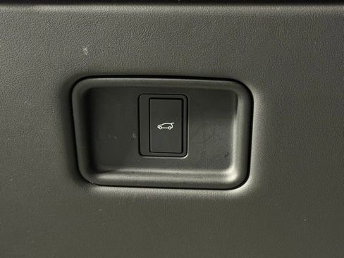 Certified 2023 Land Rover Range Rover SE image 37