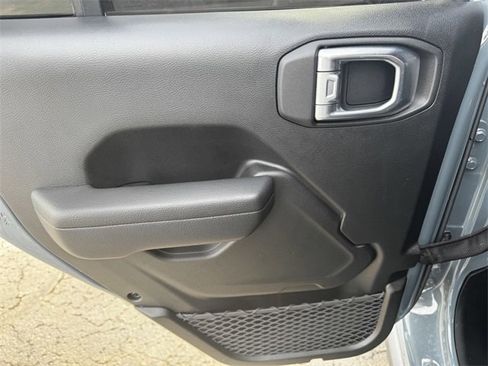 Certified 2024 Jeep Gladiator Sport image 19