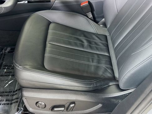 Certified 2024 Audi Q5 Premium AWD/4WD image 12
