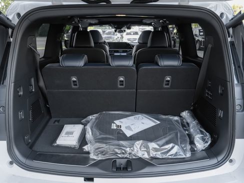 New 2026 INFINITI QX80 4WD image 33