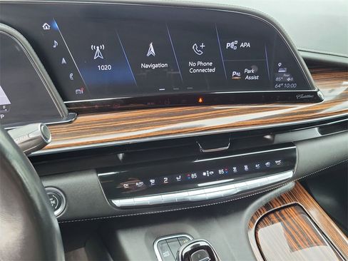 Used 2021 Cadillac Escalade ESV Premium Luxury image 13