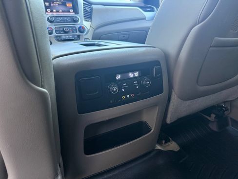 Used 2015 GMC Yukon XL SLT w/ Open Road Package AWD/4WD image 38