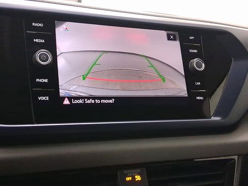 Used 2022 Volkswagen Taos SE image 21