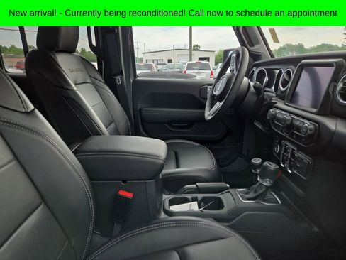 Used 2023 Jeep Wrangler Unlimited Sahara w/ Cold Weather Group AWD/4WD image 1