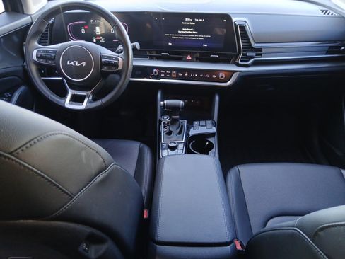 Used 2023 Kia Sportage EX image 10