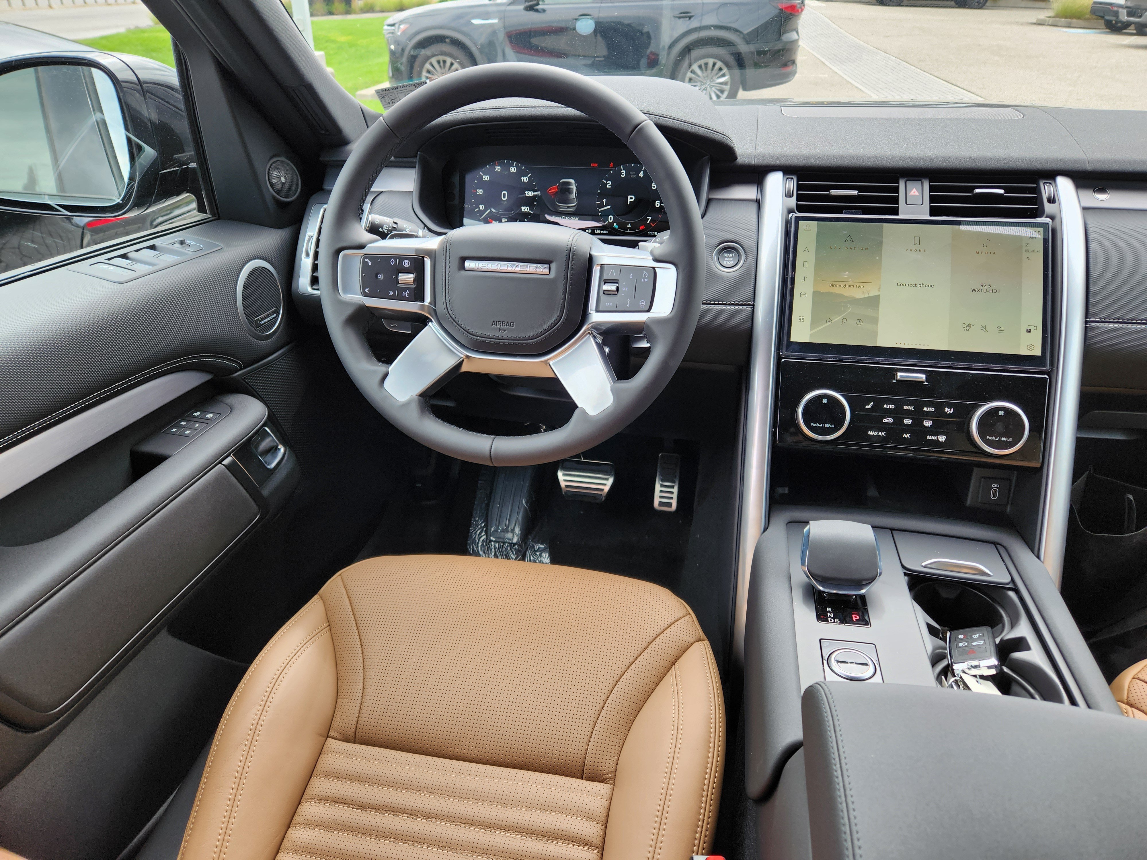 New 2026 Land Rover Discovery Limited Edition AWD/4WD image 14