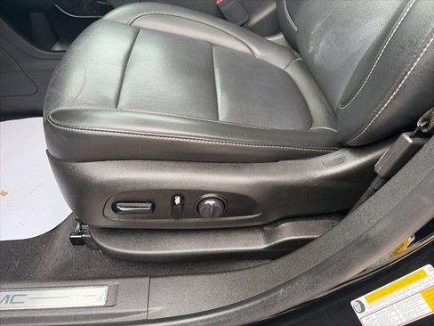 Used 2021 GMC Acadia SLT image 9