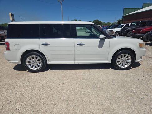 Used 2009 Ford Flex SEL FWD image 2