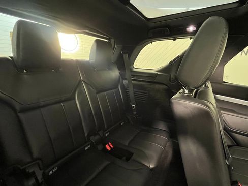 Used 2020 Land Rover Discovery Landmark AWD/4WD image 20