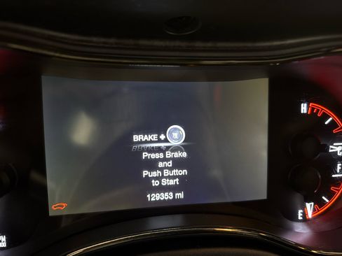 Used 2018 Dodge Durango R/T w/ Technology Group image 7