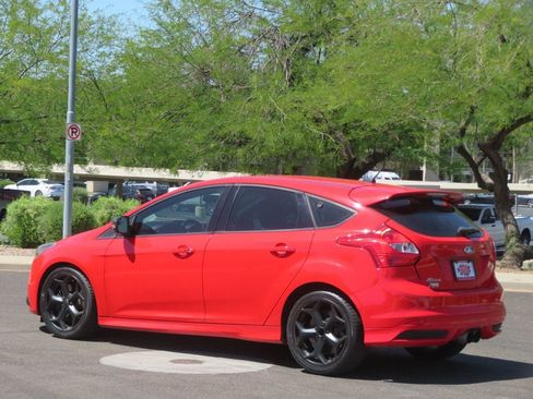 Used 2013 Ford Focus ST FWD image 5