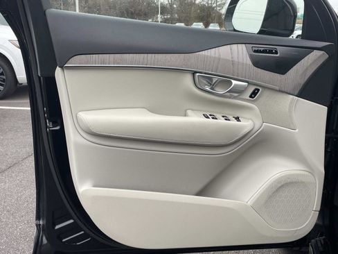 Used 2024 Volvo XC90 B6 Plus image 17