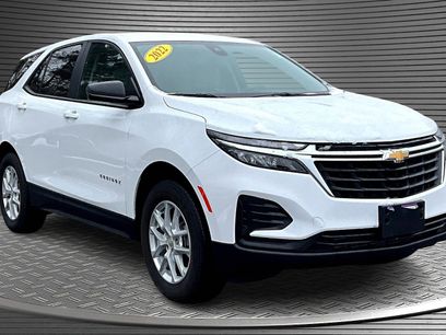 Used 2022 Chevrolet Equinox LS w/ LS Convenience Package