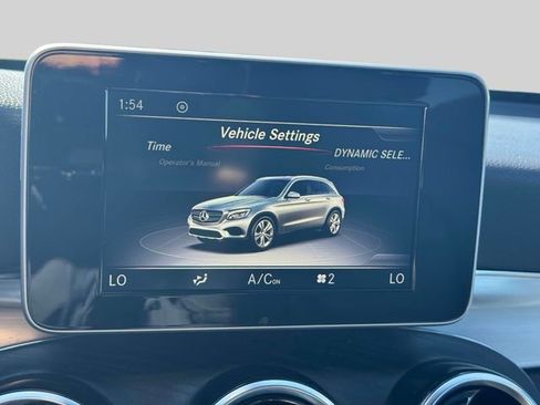 Used 2019 Mercedes-Benz GLC 300 4MATIC image 34