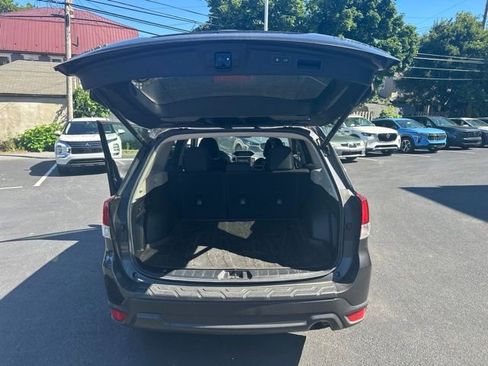 Used 2019 Subaru Forester Premium AWD/4WD image 13