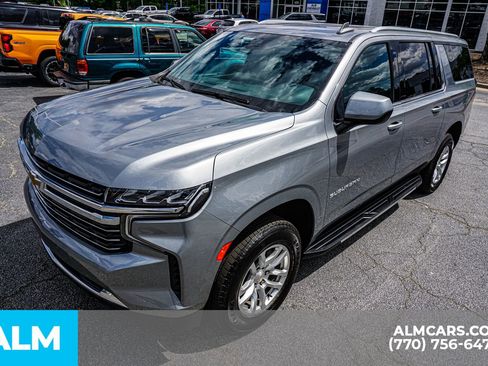 Used 2024 Chevrolet Suburban LT RWD image 19