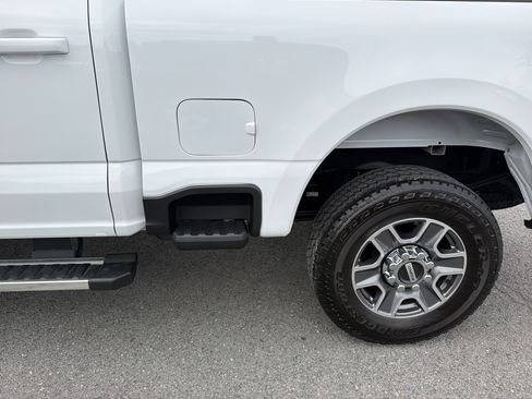 Used 2026 Ford F250 Lariat AWD/4WD image 9