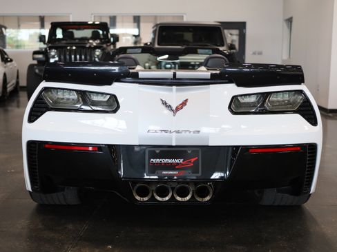 Used 2016 Chevrolet Corvette Z06 w/ 3LZ Preferred Equipment Group RWD image 7