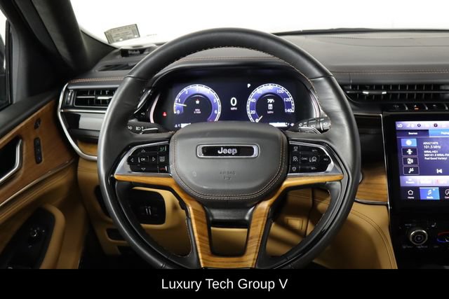 Used 2025 Jeep Grand Cherokee Summit AWD/4WD image 7