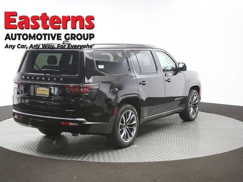 Used 2024 Jeep Wagoneer Series III w/ Premium Group I AWD/4WD image 47