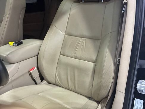 Used 2016 Jeep Grand Cherokee Limited AWD/4WD image 14