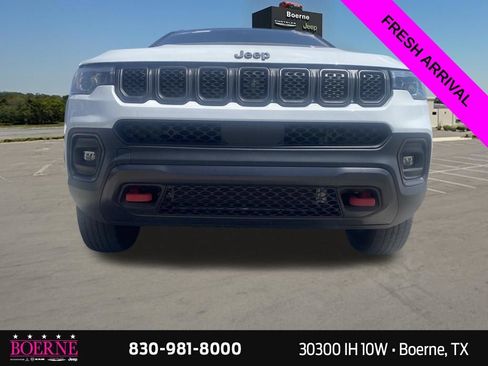 Used 2023 Jeep Compass Trailhawk w/ Trailhawk Elite Group AWD/4WD image 5
