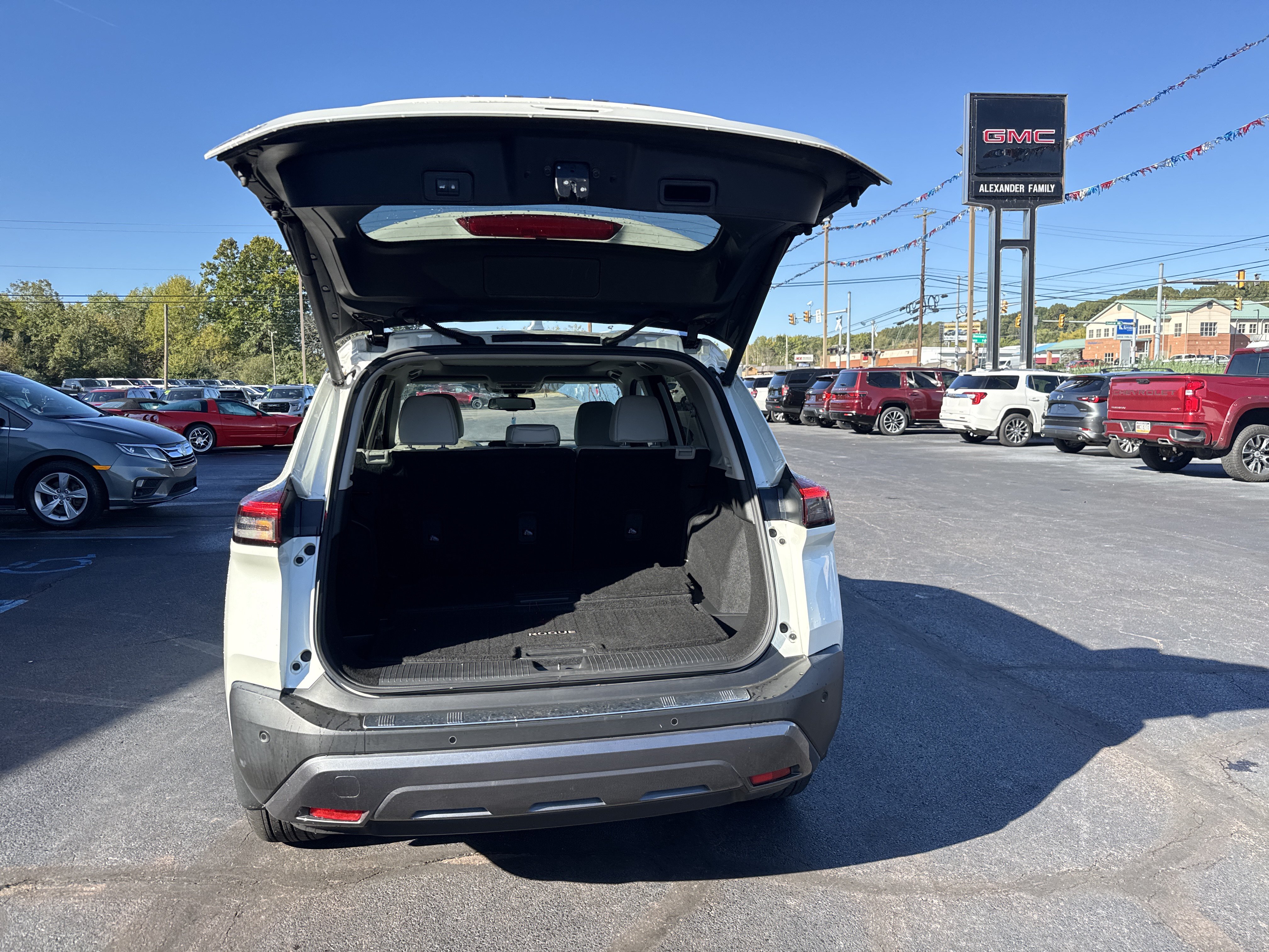 Used 2023 Nissan Rogue SL w/ SL Premium Package AWD/4WD image 5