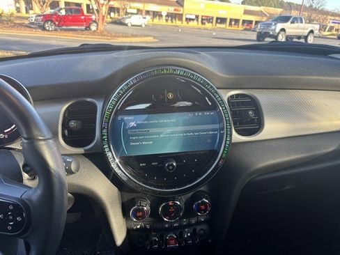 Used 2024 MINI Cooper 2-Door Hardtop image 14