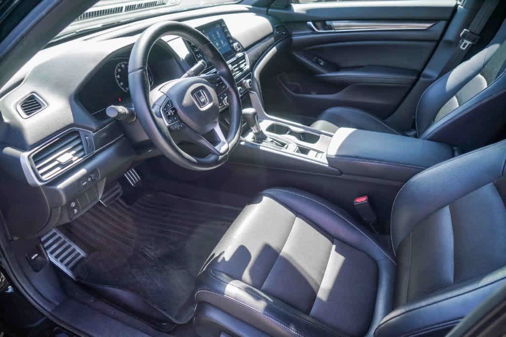 Used 2018 Honda Accord Sport image 16
