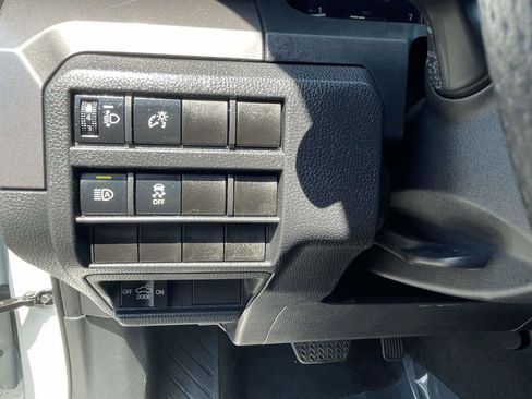 Used 2025 Toyota Tacoma TRD Off-Road AWD/4WD image 25