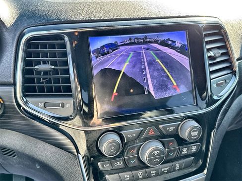 Used 2019 Jeep Grand Cherokee Altitude image 20