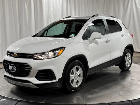 Used 2018 Chevrolet Trax LT w/ LT Convenience Package FWD image 1