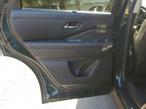 Used 2022 Nissan Pathfinder SL w/ SL Premium Package image 11