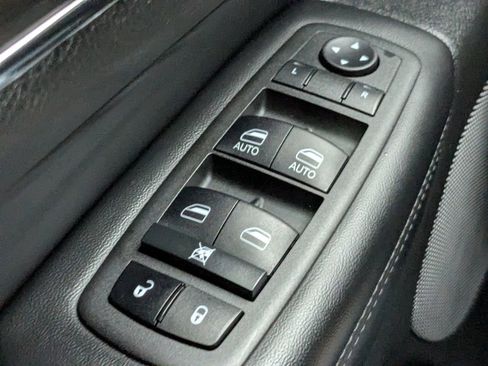 Used 2022 Jeep Grand Cherokee Limited w/ Tech Group image 22