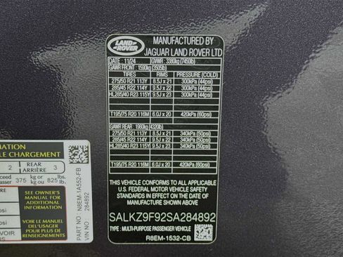 New 2025 Land Rover Range Rover SV image 32