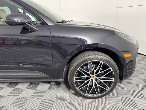 Certified 2026 Porsche Macan AWD/4WD image 12