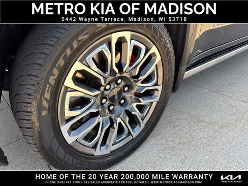 Used 2024 GMC Sierra 1500 Denali Ultimate AWD/4WD image 10