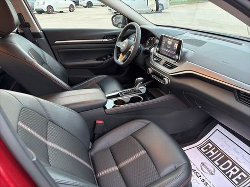 Used 2024 Nissan Altima 2.5 SR image 14