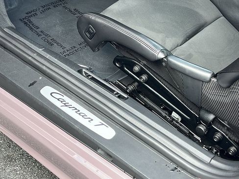 Used 2022 Porsche 718 Cayman image 42