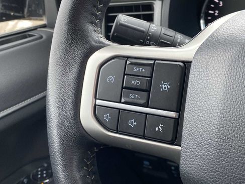 Used 2024 Ford Expedition XLT AWD/4WD image 32