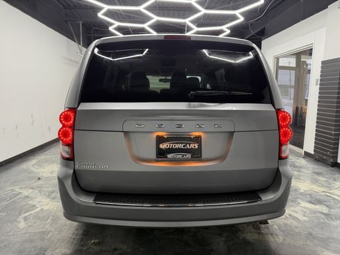 Used 2017 Dodge Grand Caravan SE w/ Power Window Group image 4