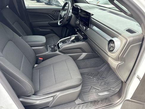 Used 2024 Chevrolet Colorado LT RWD image 26