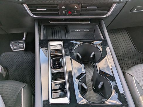 Used 2025 Volkswagen Atlas Cross Sport SEL Premium R-Line image 23